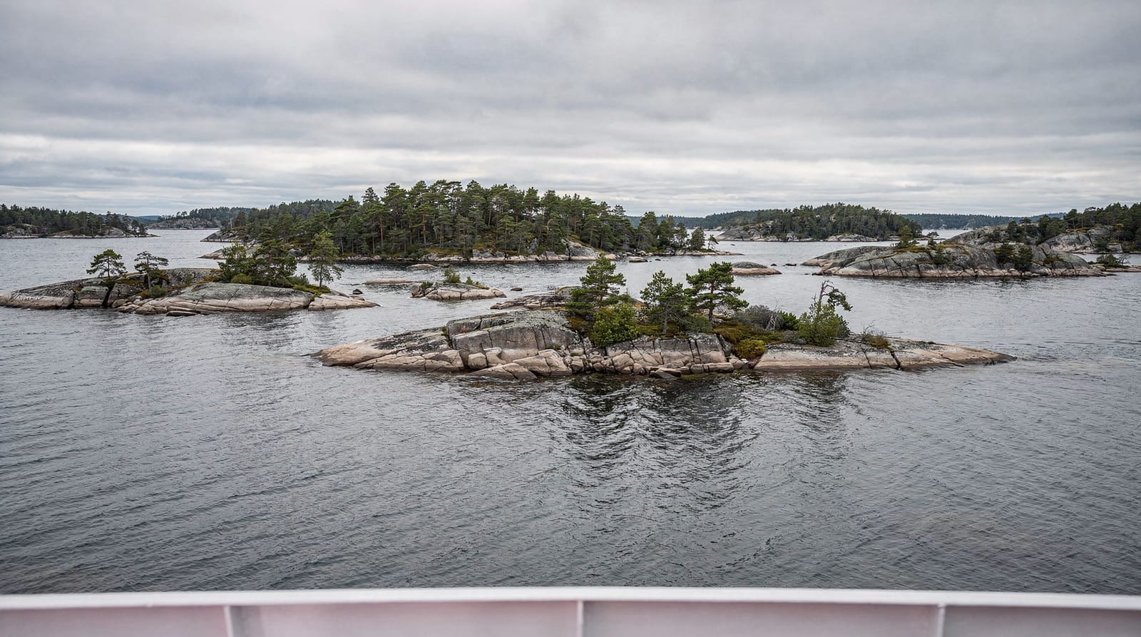 Stockholm archipelago — which island is right for you? — Vaxholm, Grinda, Sandhamn, Fjäderholmarna — each island works for different trav