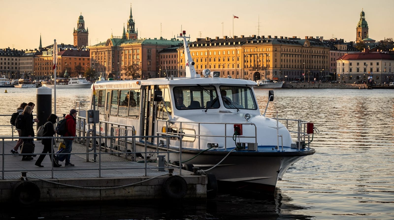 Ferries for day trippers in Stockholm: Waxholmsbolaget vs Strömma explained — Stockholm ferries for day trippers: Waxholmsbolaget public ferries vs Strömma co