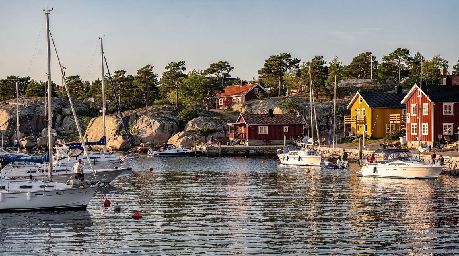Sandhamn day guide: the outer archipelago's sailing village — Sandhamn Stockholm guide: outer archipelago sailing village, 3-hour ferry, the v