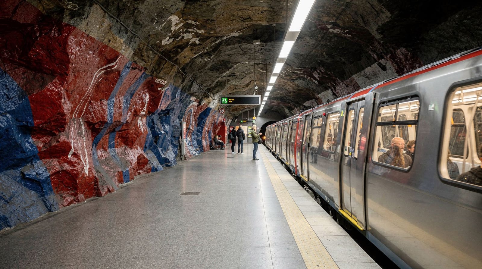 Stockholm public transport explained: T-bana, buses, trams and ferries — Stockholm's SL network explained: T-bana metro lines, city buses, trams, commute