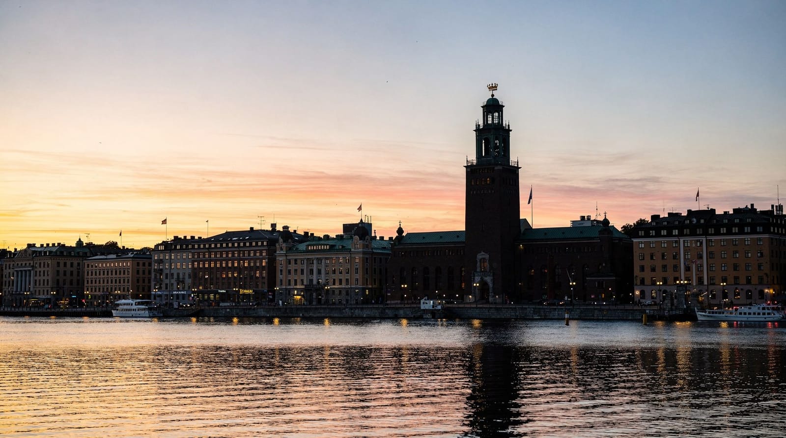 Stockholm's white nights: what to expect May to July — Guide to Stockholm's white nights from mid-May to late July: when it gets dark (