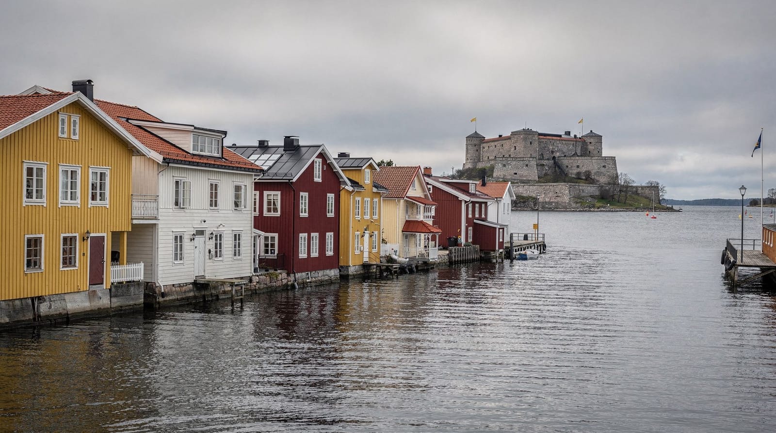 Vaxholm day guide: ferry, fortress and the archipelago's gateway town — Complete day guide to Vaxholm: how to get there by ferry, the Vaxholm Fortress, 