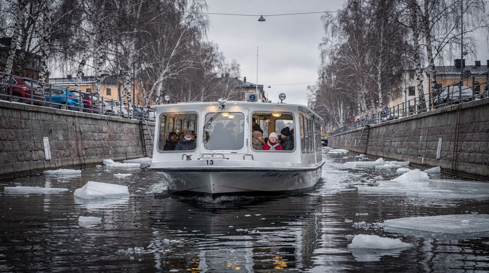 Winter canal cruise Stockholm: a guide to cold-season boat tours — Guide to Stockholm's winter boat tours: which operators run in January–March, wh