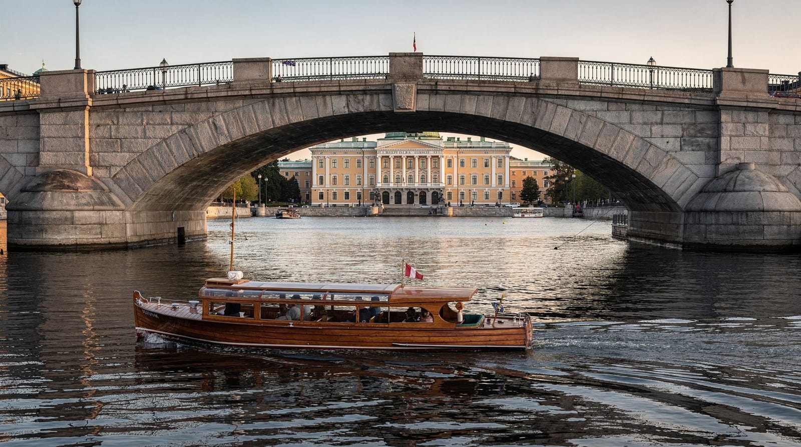 Stockholm Royal Bridges canal boat tour review: 1-hour waterway cruise — Honest review of the Stockholm Royal Bridges canal boat tour. Covers what you se