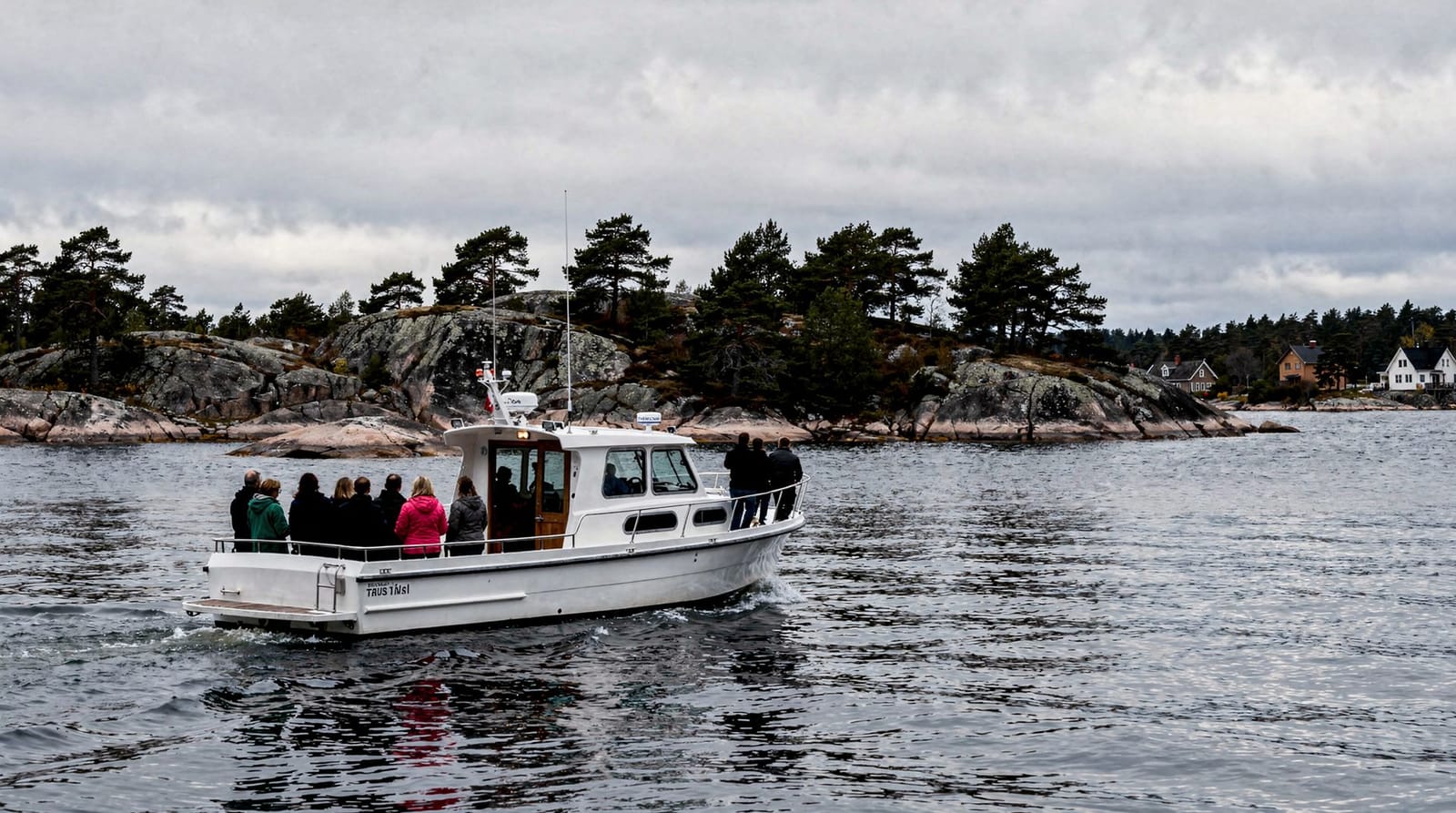 Stockholm archipelago guided boat tour review: 2-hour island cruise — Honest review of Stockholm's 2-hour archipelago guided boat tour. What you see, 
